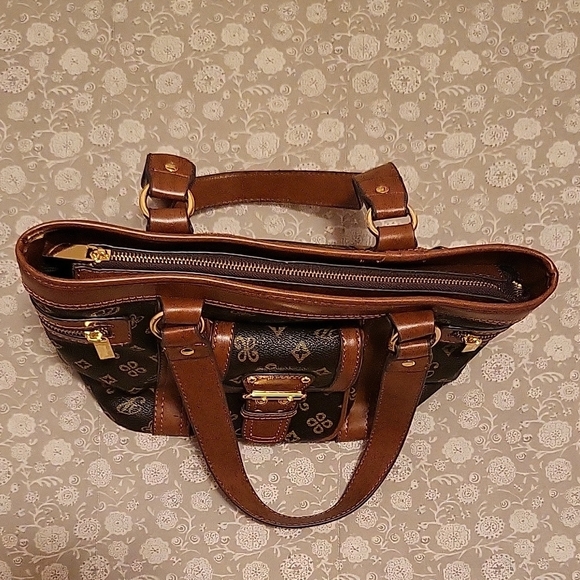 Brown and Caramel Designer Shoulder Bag - Picture 13 of 14